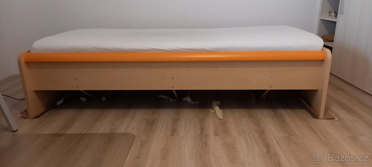 Postel s úložným šuplíkem - 4