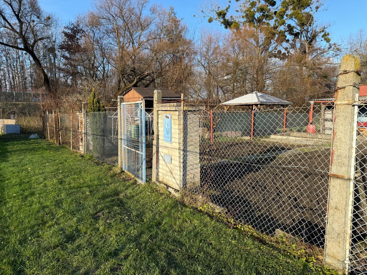 Zahrada Hulín 438 m² – elektřina, studna, bouda, pergola - 4