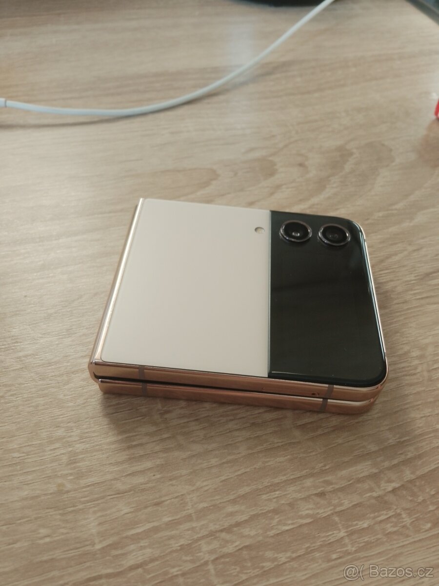 Prodám Samsung flip 4 - 4