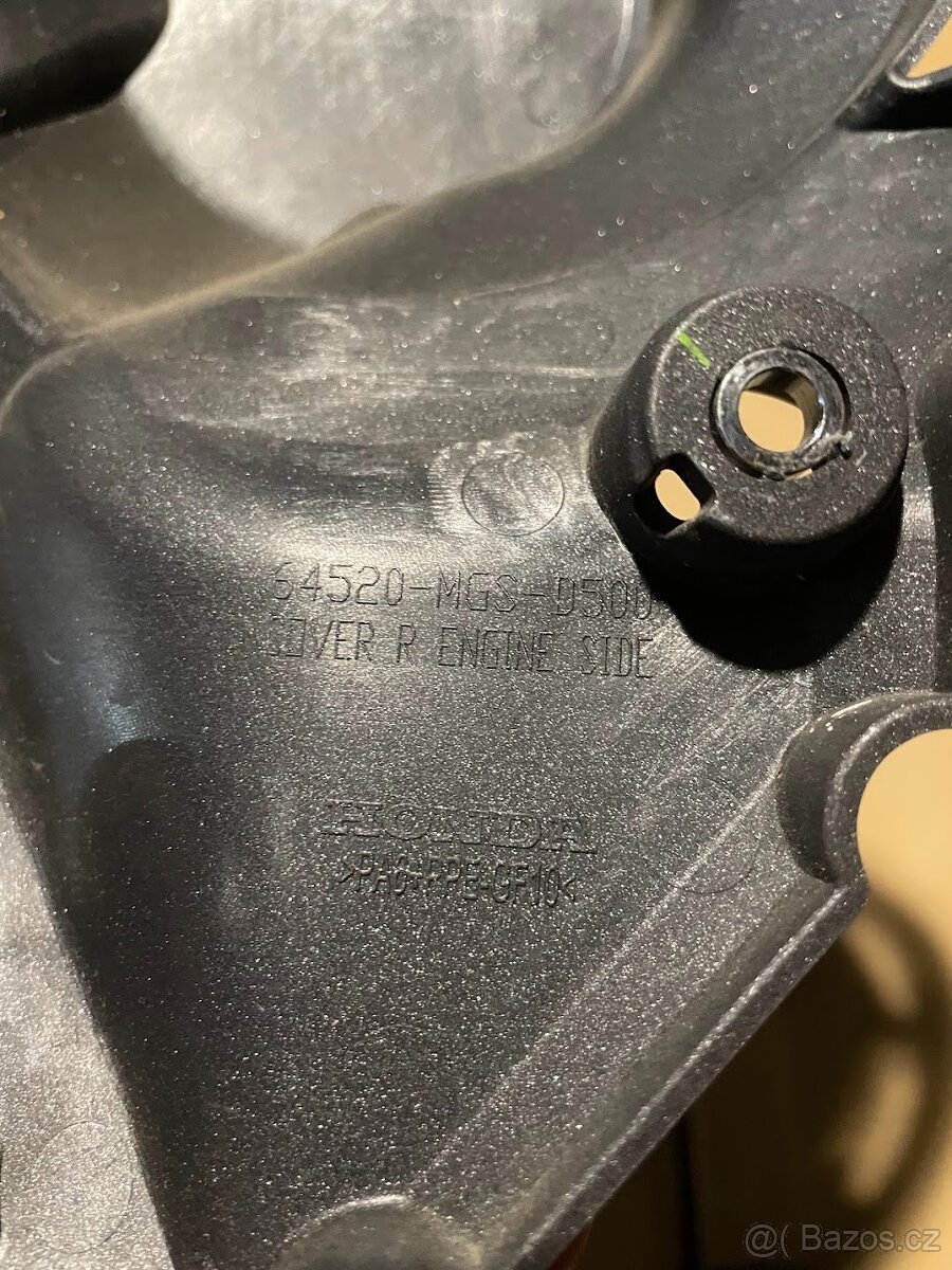Pravý kryt motoru na Honda NC 700/750 - 4