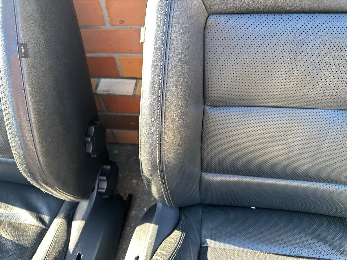 Sedačky, volant Octavia II RS - 4