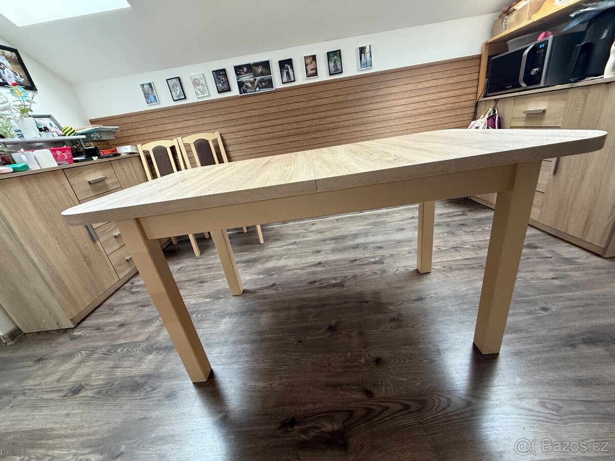 Stůl se 6 židlemi - 4