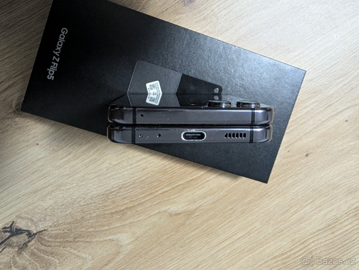 Samsung Galaxy Z Flip 5 512/8gb černý - 4