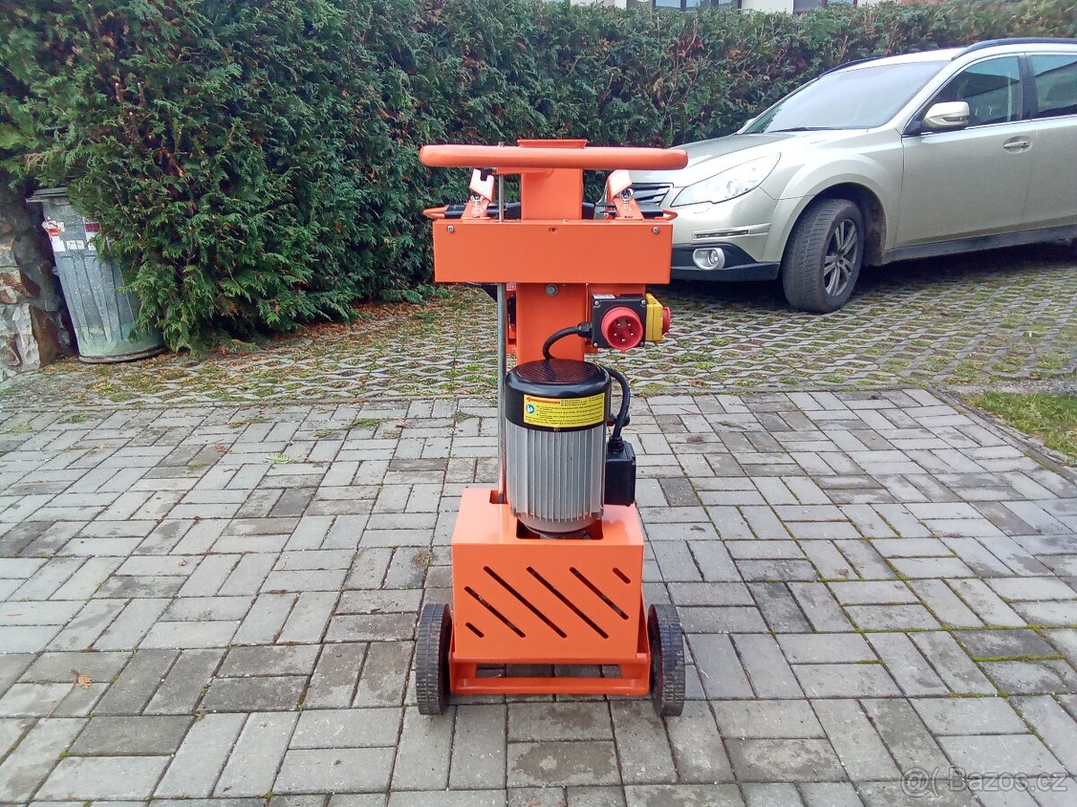 Štípačka dřeva - 4