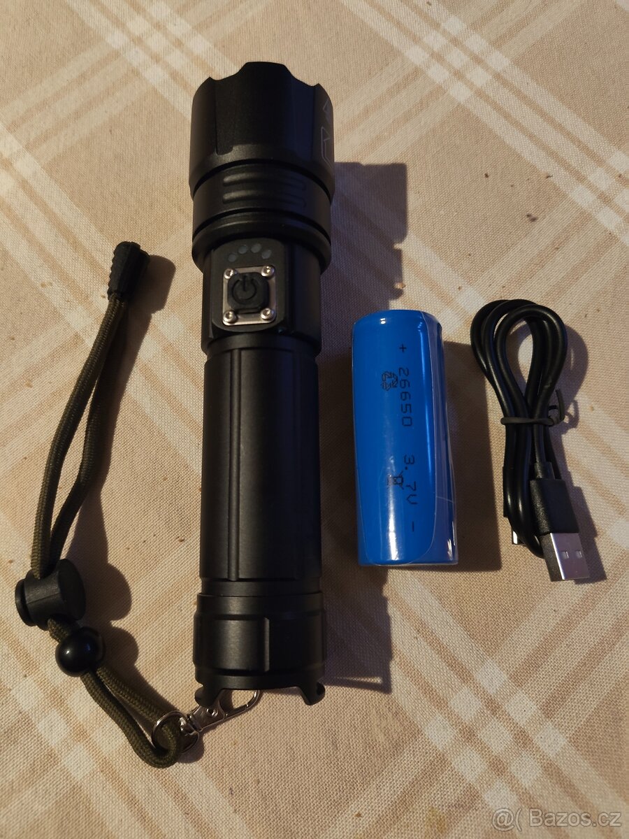 Dobíjecí taktická svítilna s vysokým světelným zdrojem - 4