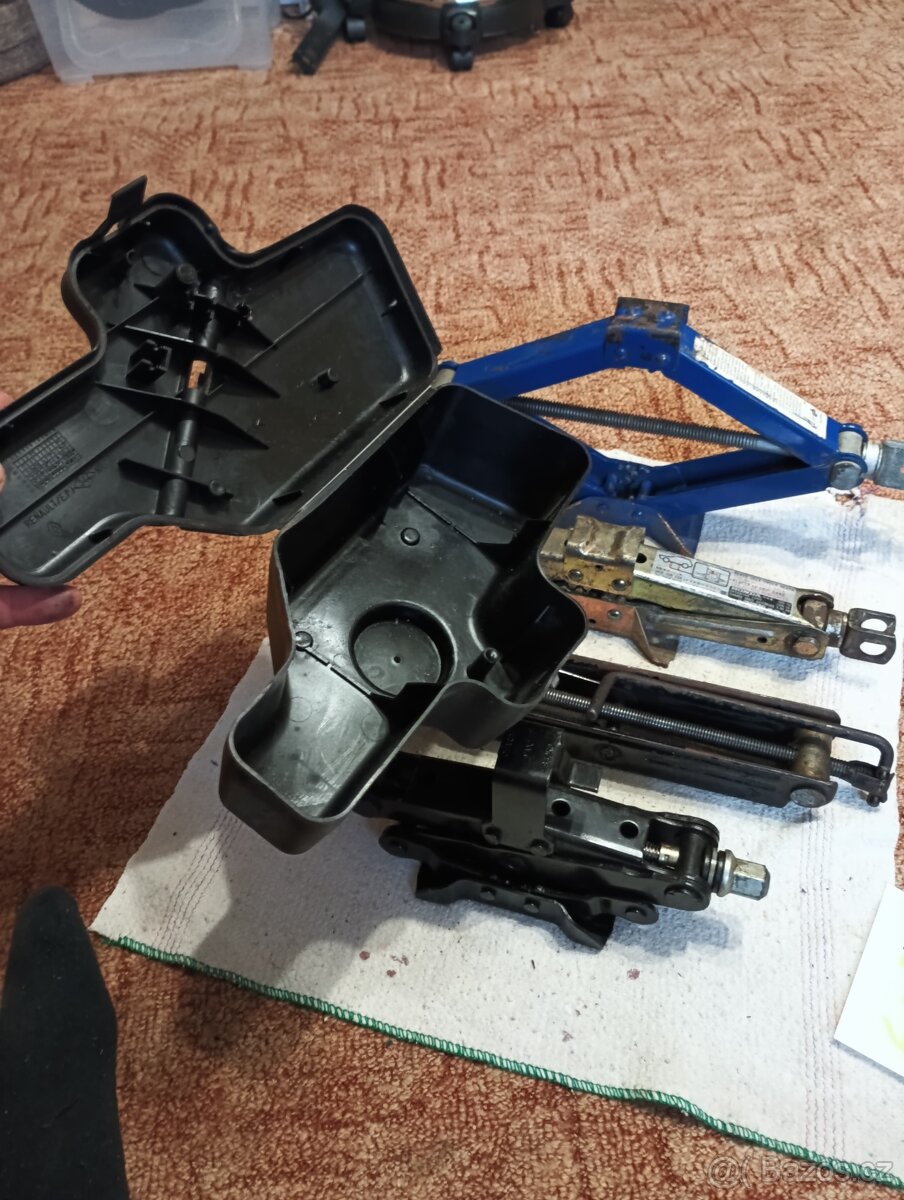 Autohevery,4ks,set za 600Kc - 4