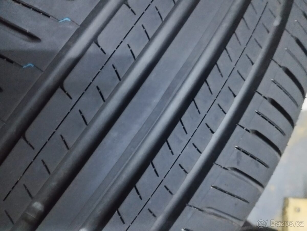 Falken Ziex 215/50 R18 92V - 4