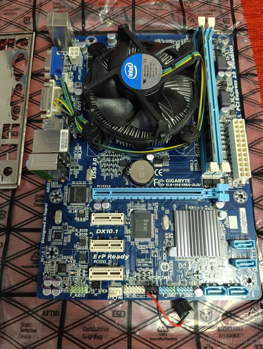 Gigabyte GA-H61MA-D2V, + CPU i3-3220, RAM 4GB DDR3 - 4