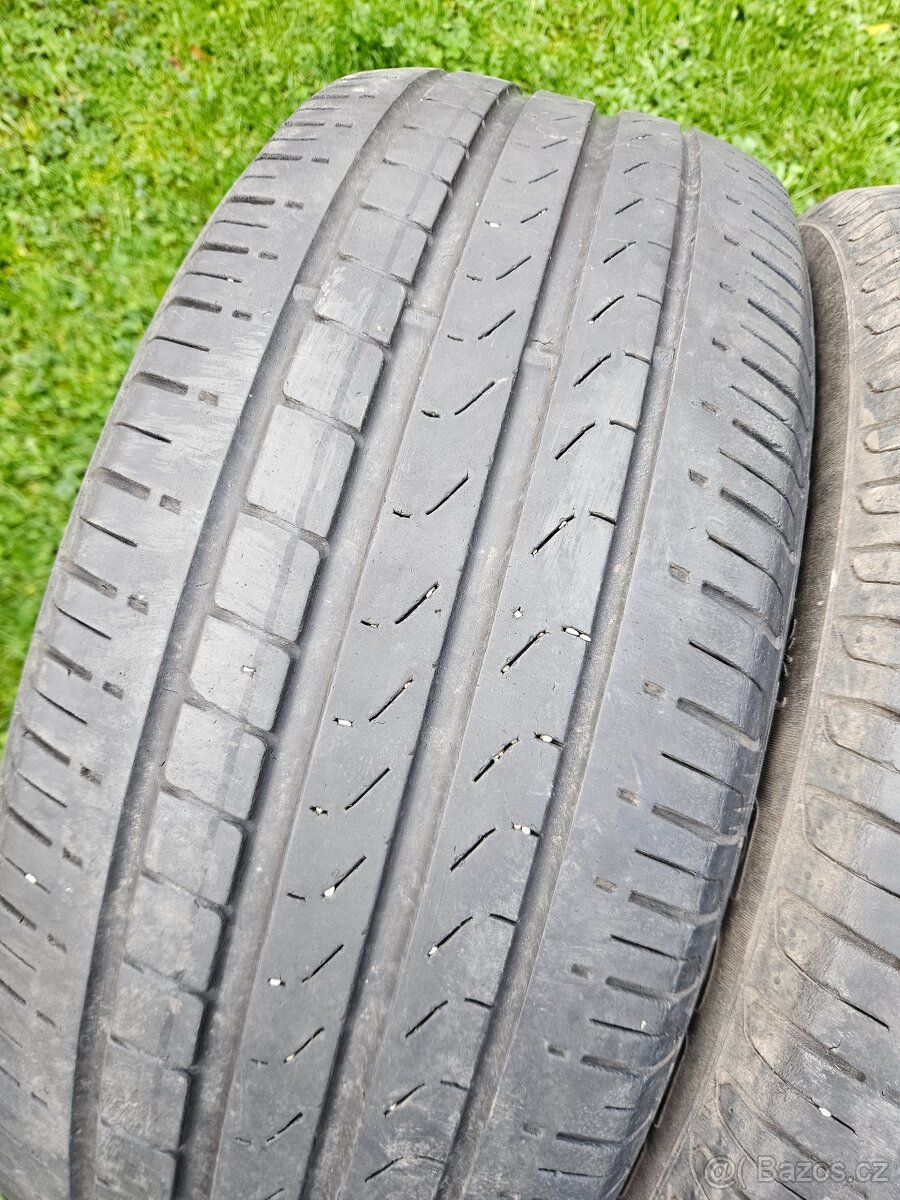 Pneu Letní 235/50/19 - 4