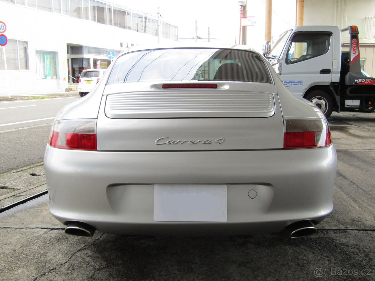 Porsche 911 Carrera 4 - 4