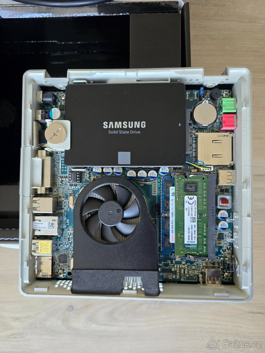 Mini počítač Zotac ZBOX ID18 E - 4