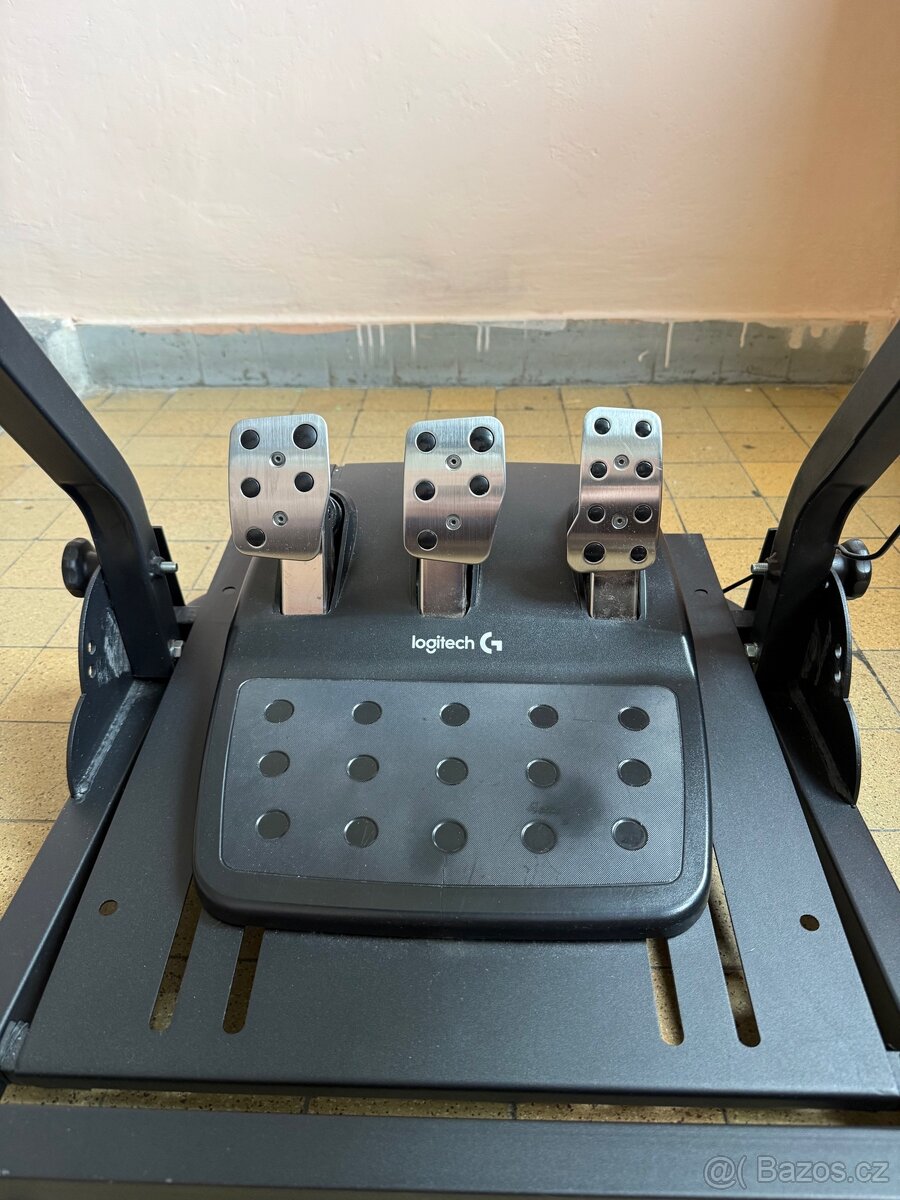 Logitech G29 a playseat konstrukce - 4