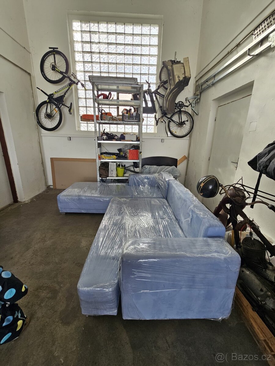 Rozkládací modrý gauč - 4