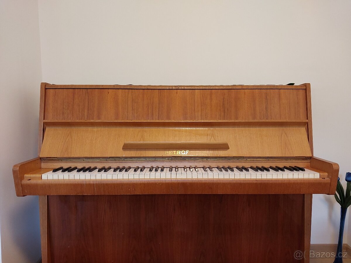 Prodám pianino Petrof K114 - 4