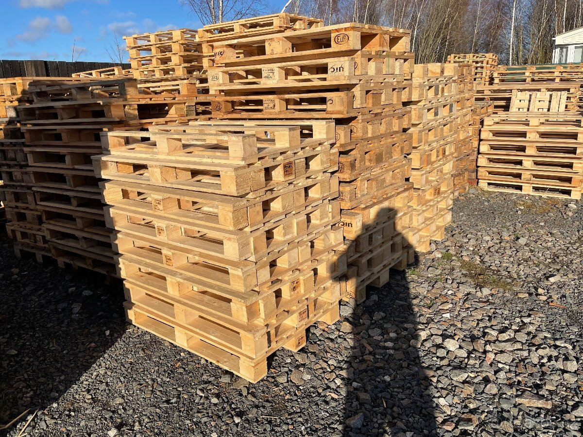 Drevene palety na nabytek a stavbu. Postel sezeni pohovka at - 4