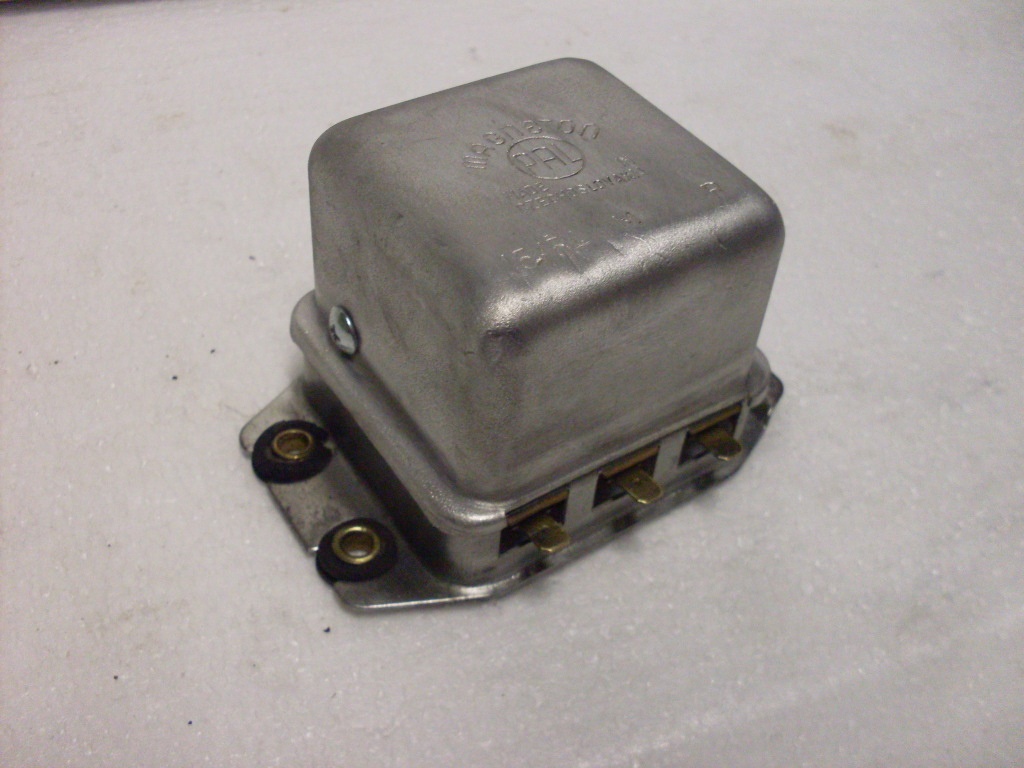 Prodám regulátor napětí 14V - 4