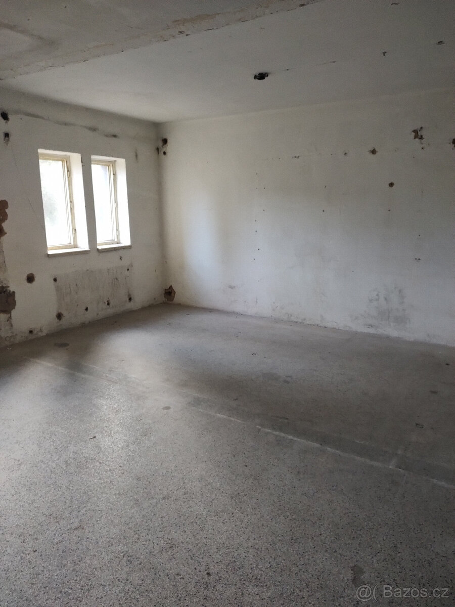 Pronájem skladových prostor, parkovacích stání - 4