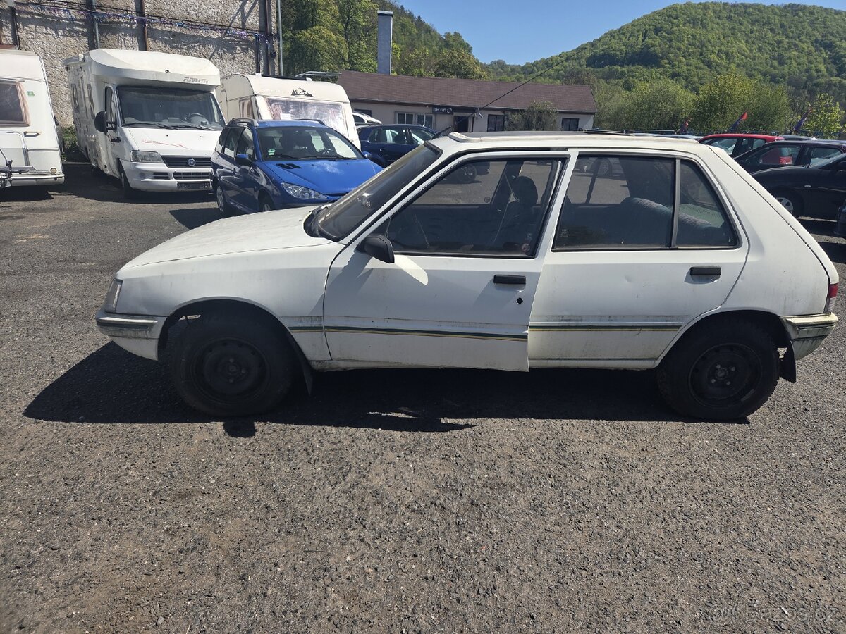 Peugeot 205 - 4