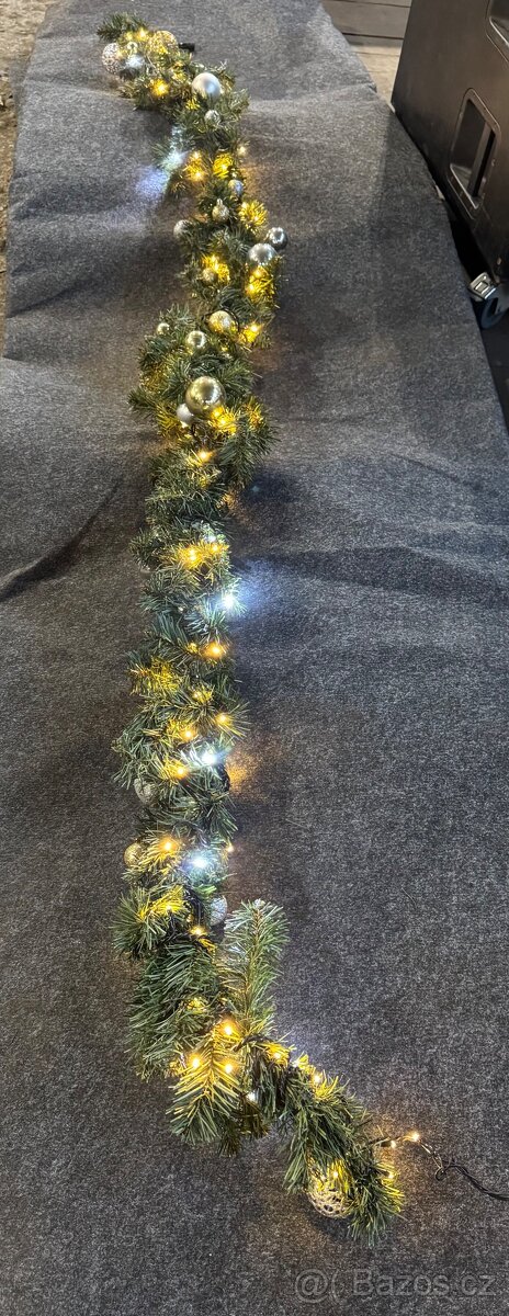 Vánoční girlanda 2,7 m - 4