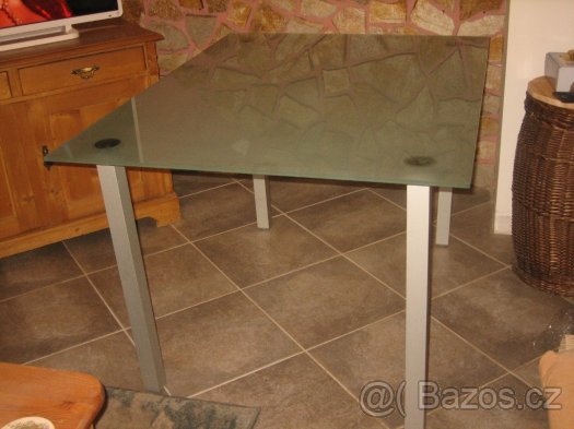 Jídelní stůl - 4