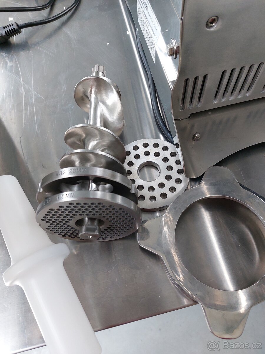 Mlýnek na maso HFM 22" Řeznický vlček, Řezačka masa HFM 22 - 4