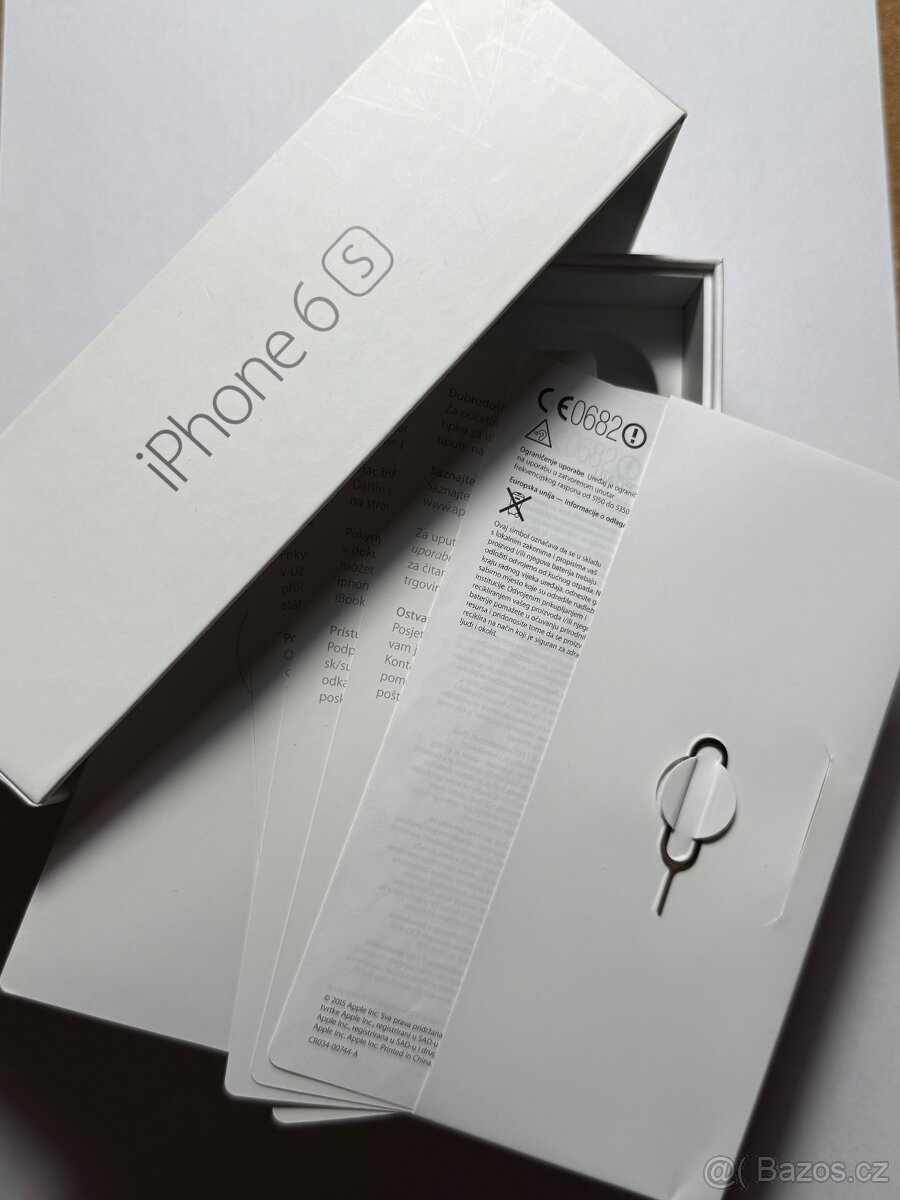 Krabička iPhone 6s, příslušenství - 4