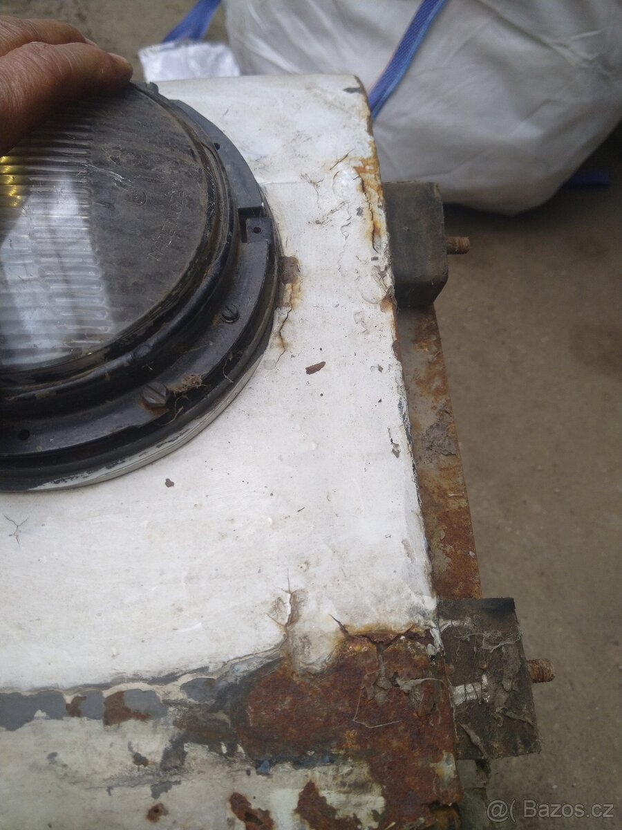 Tatra 148 přední blatníky - 4