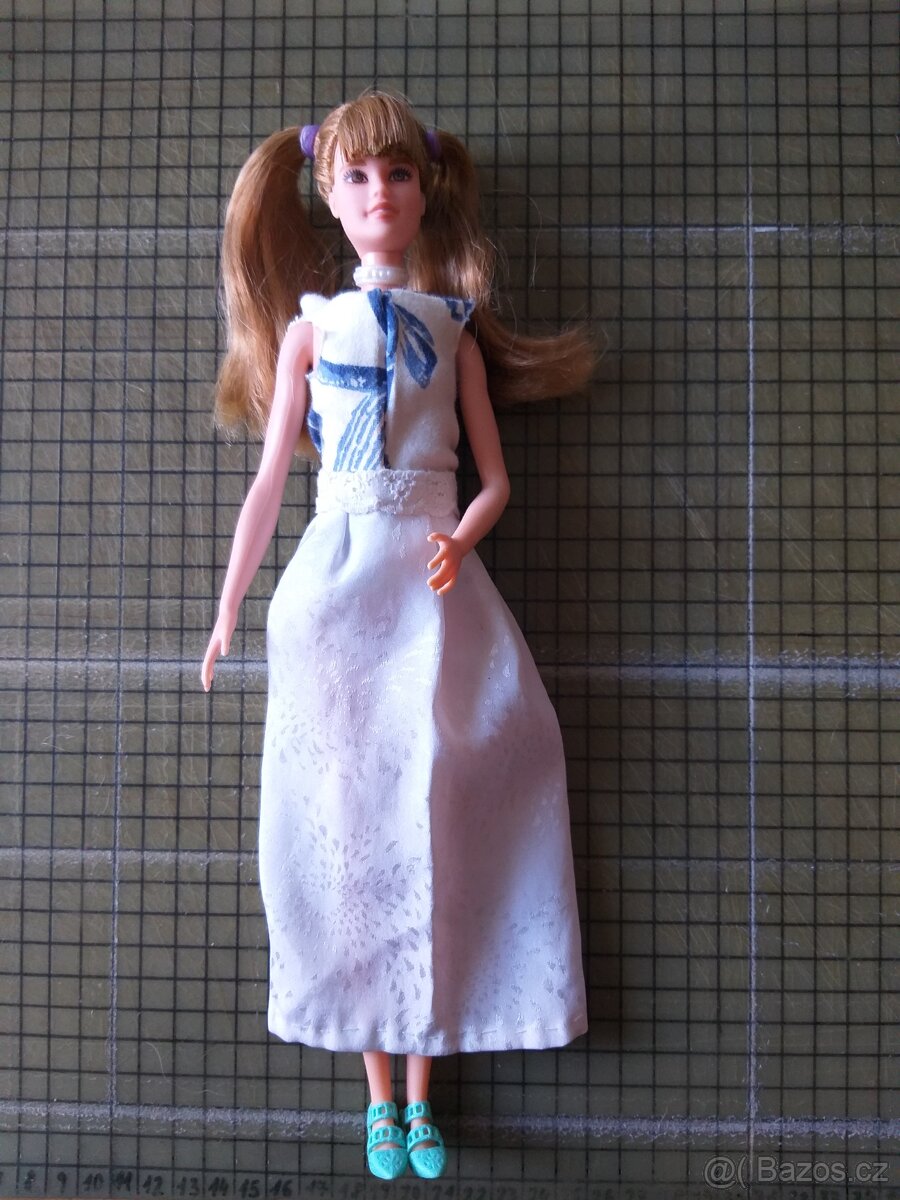 Panenka Barbie dva culíky - 4