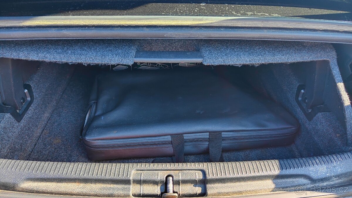 Volkswagen Eos 3.2 6-válec INDIVIDUÁL DSG - 4