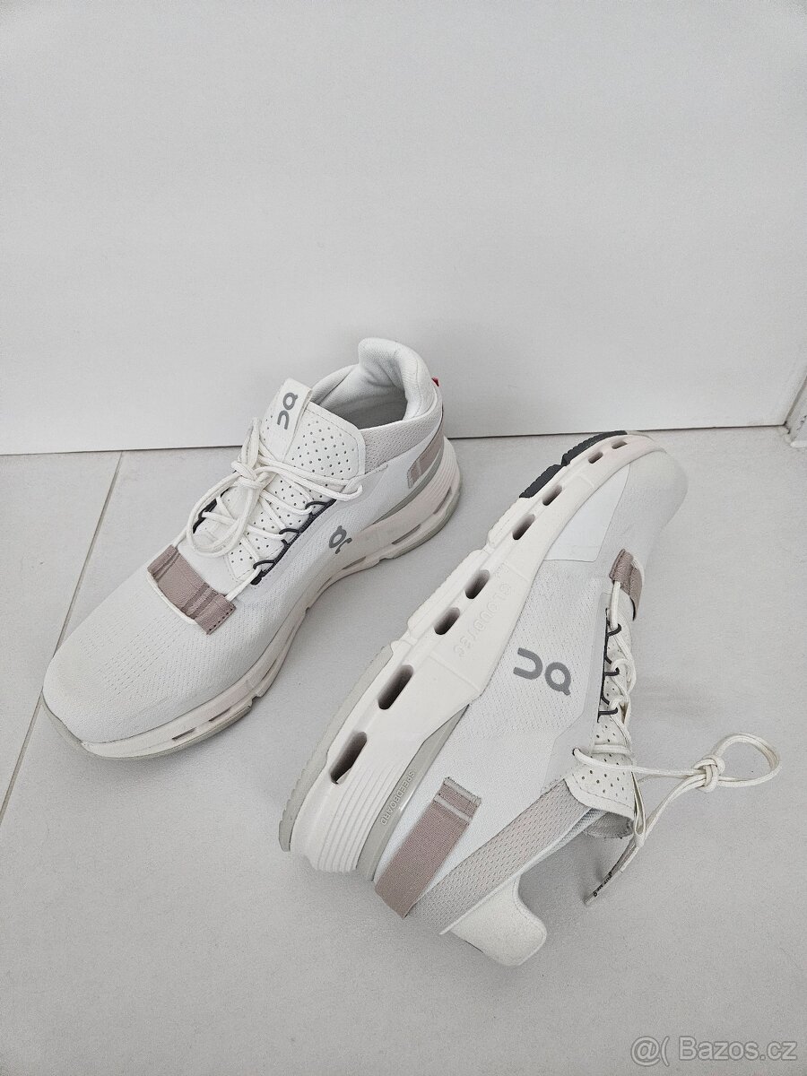 On M Cloudnova 2 - 4