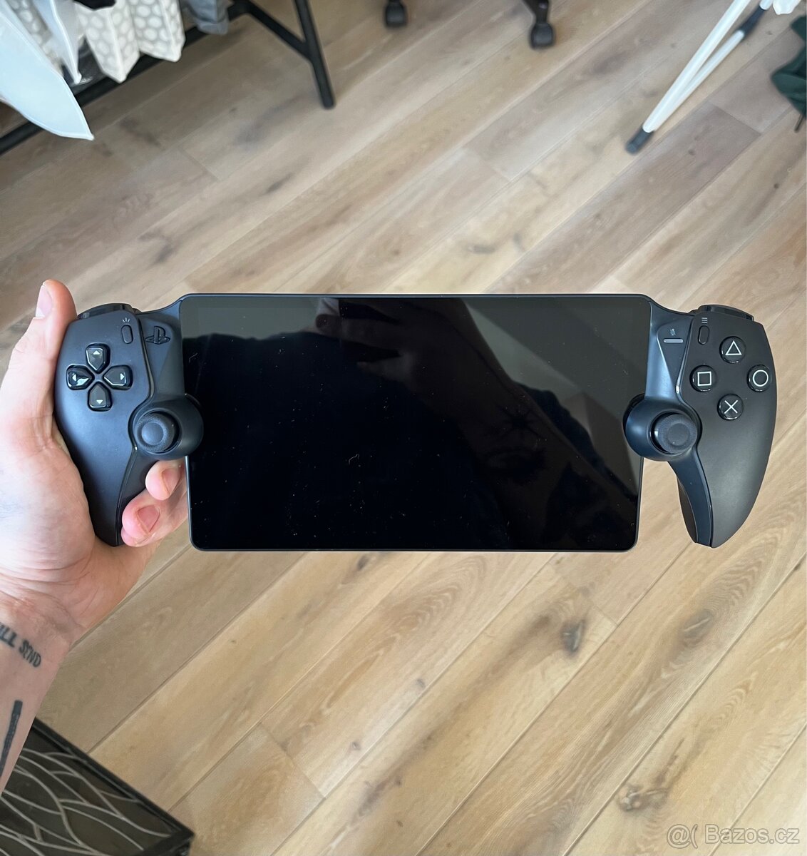 PlayStation Portal Remote Player - Midnight Black - 4