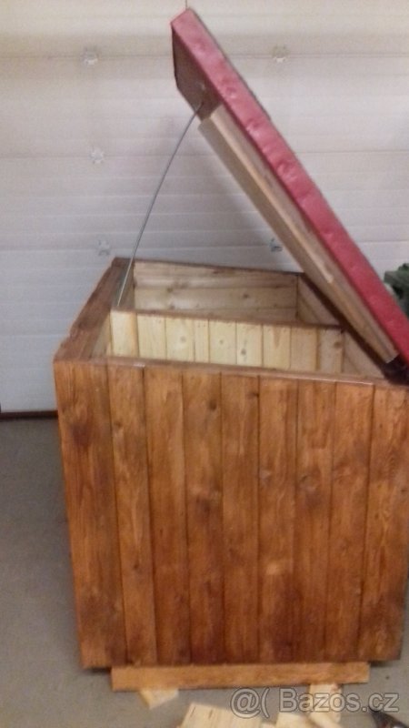 PRODÁM PSÍ BOUDU - 4