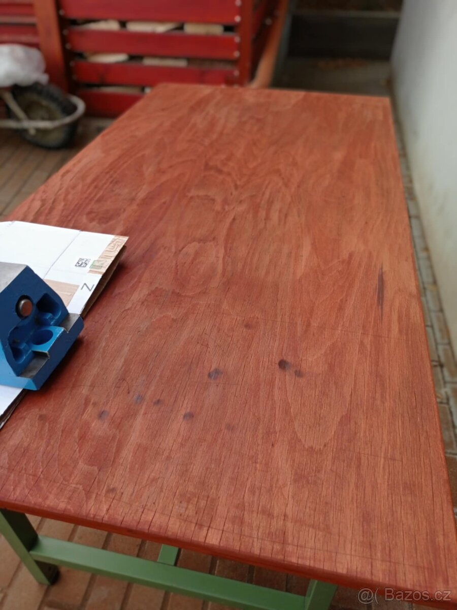 Pracovní stůl - 4