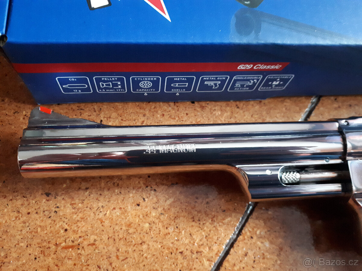 SMITH & WESSON 629 - 4