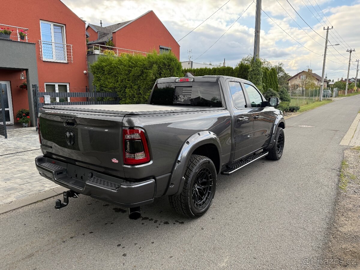 DODGE RAM PENTASTAR 6 míst QUAD CAB