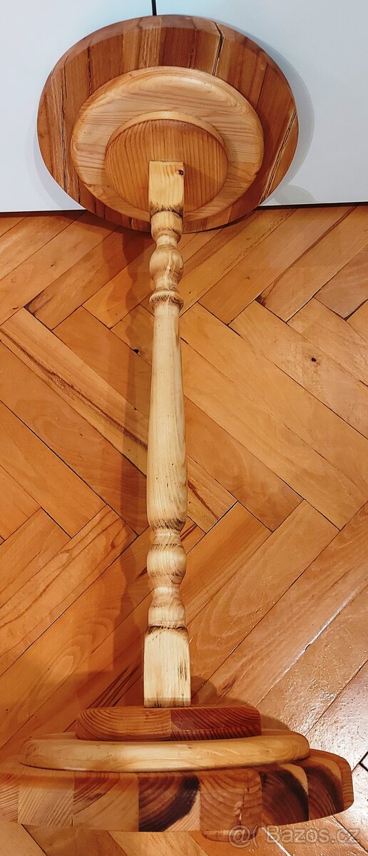 Květinový stolek na vysoustružené noze přírodní - 4
