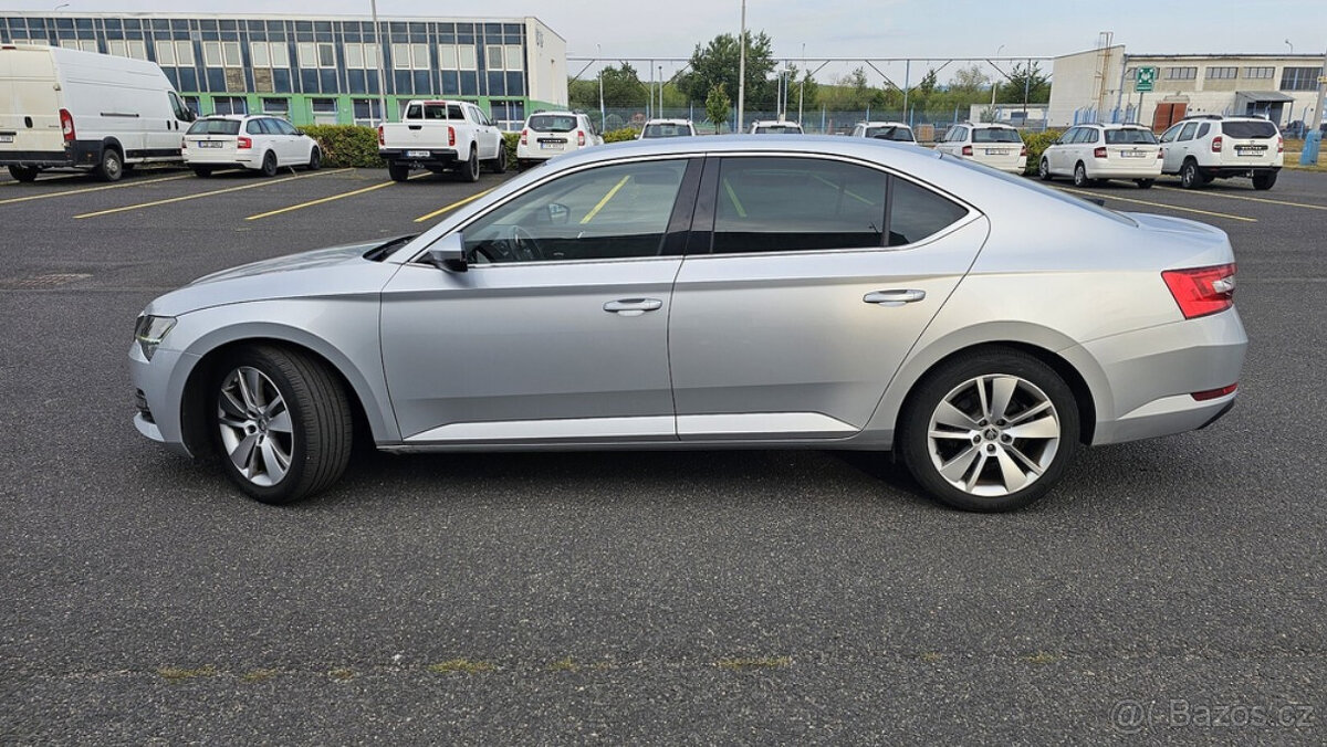 Pronájem Superb 2021 Taxi Bolt Uber 2.0 TDI automat - 4