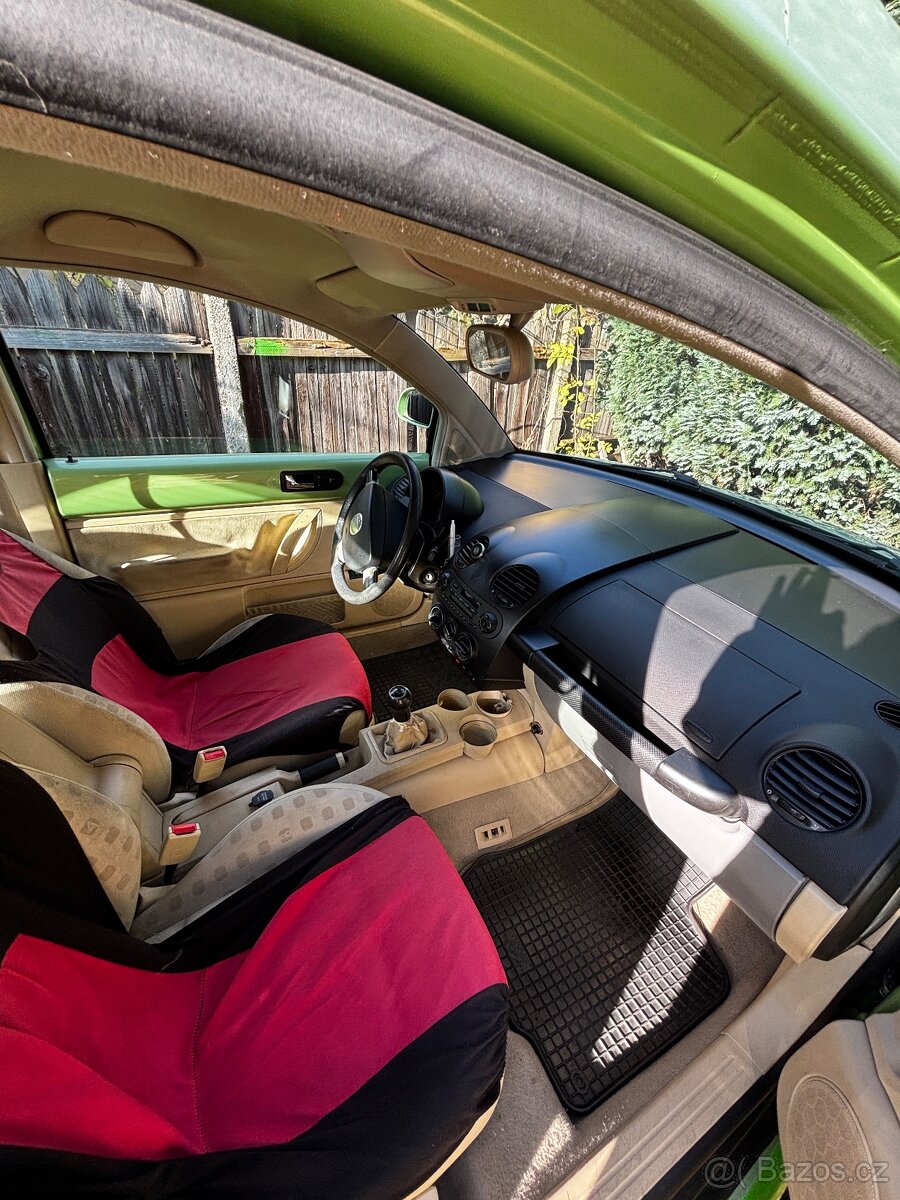 Volkswagen NEW BEETLE - 4