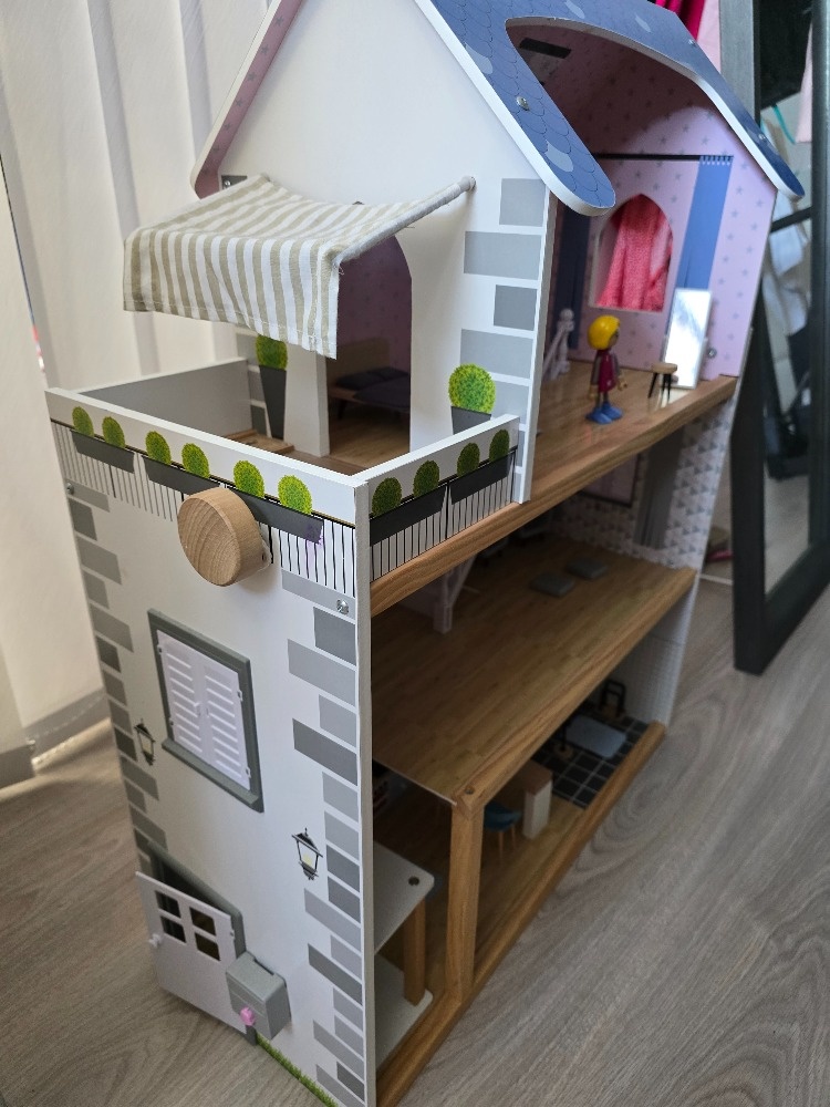 Dřevěný domeček pro panenky - 4