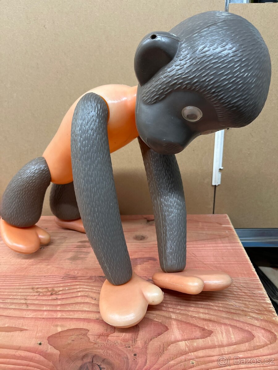 Retro plastová opice - 4