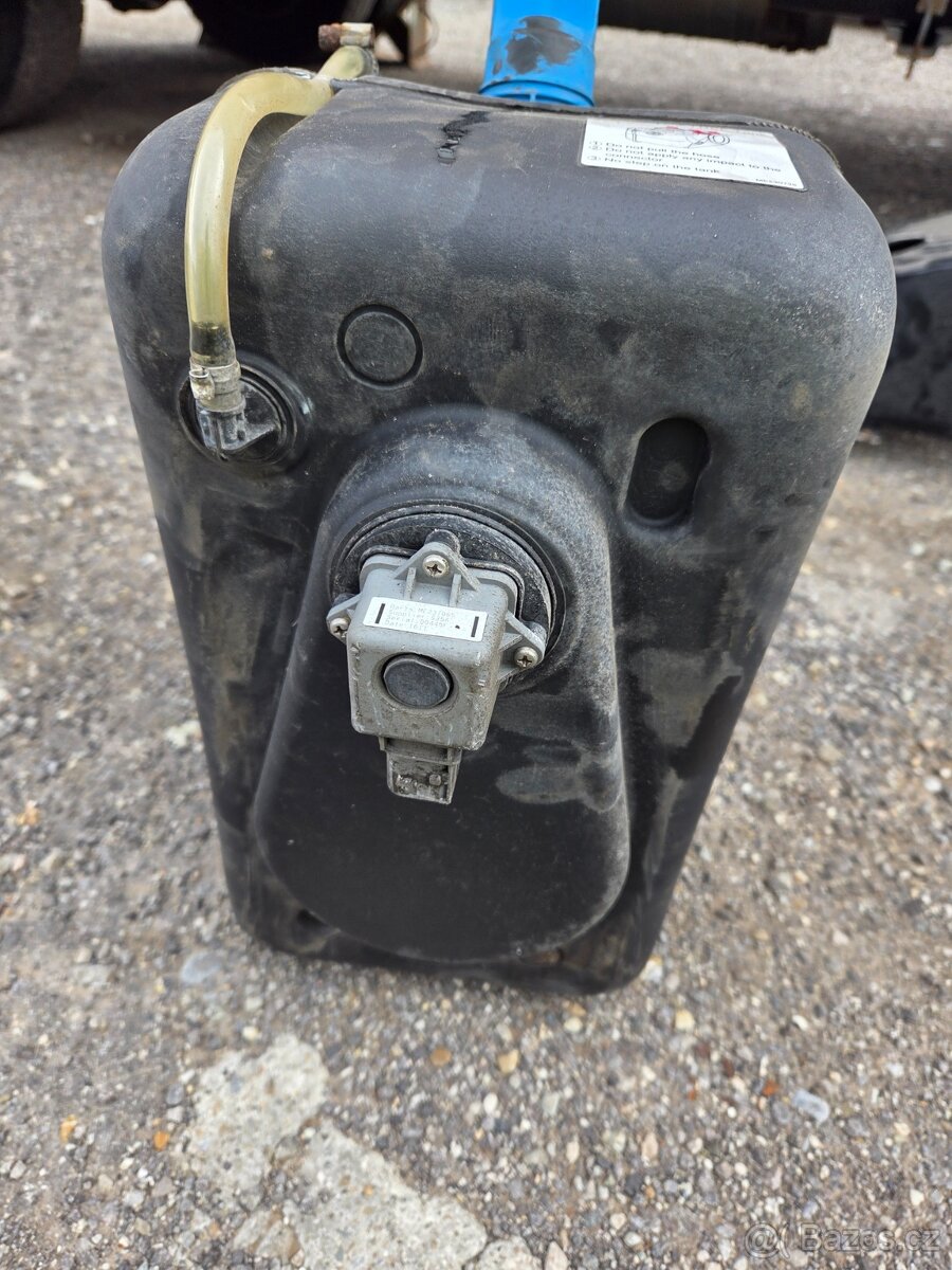 AD Blue nádrž + čerpadlo Mitsubishi Fuso Canter - 4