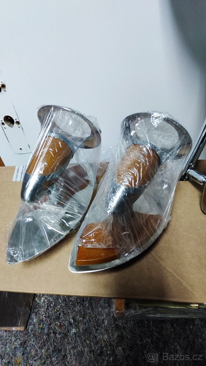 Prodám bodové svítidla patice E14 - 4