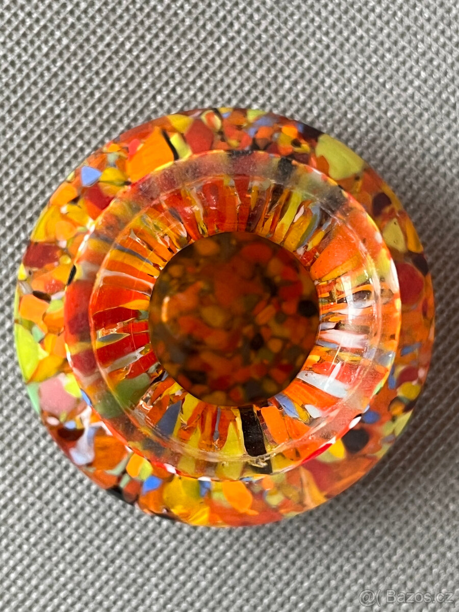 Starožitná malá váza 9.5 cm, barevné brokové sklo - 4