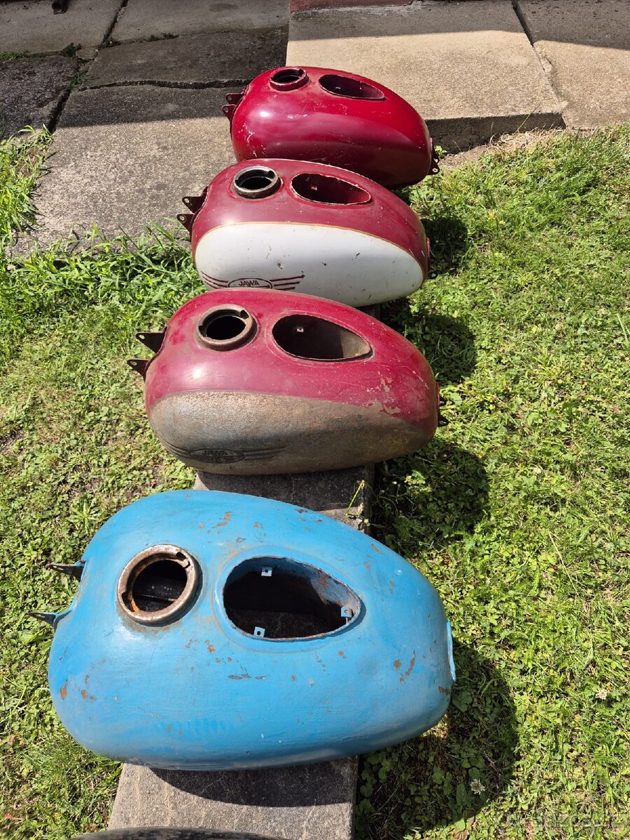 Prodám nádrže Jawa,Čz - 4