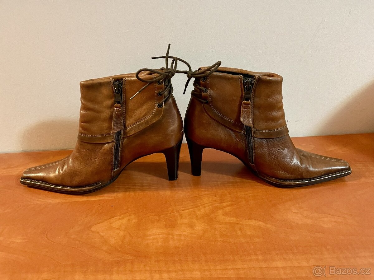 Kotníkové kozačky kožené BAŤA/vel. 37 - 4