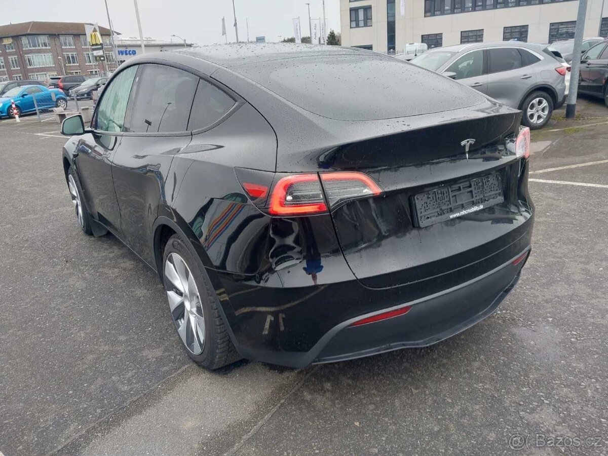 🔋 Tesla Model Y Long Range RWD (2024) - 4