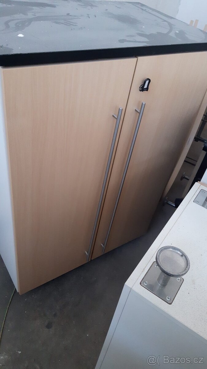 Kancelářský nábytek - 4