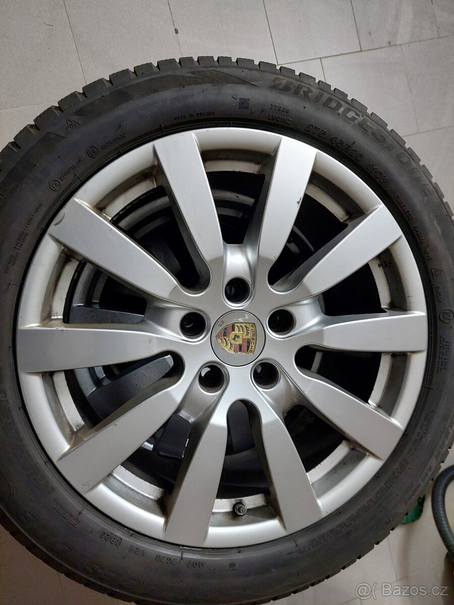 Porsche Cayenne kola 20 - 4