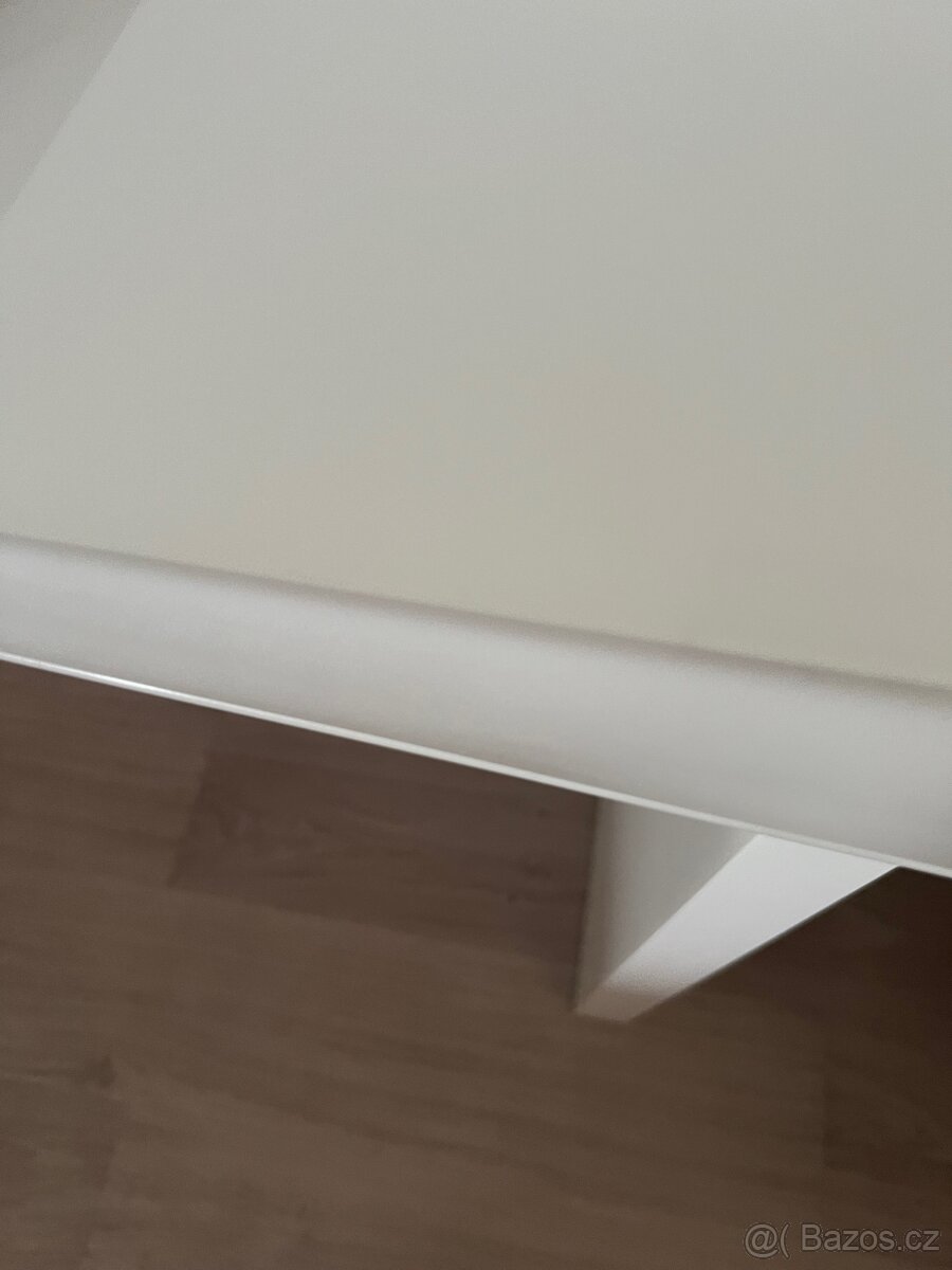 Kosmetický stolek MALM - 4