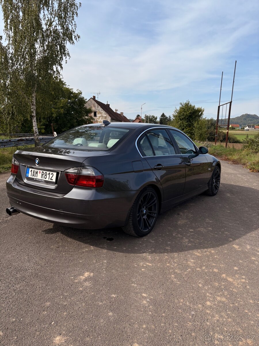 BMW e90 330i - 4